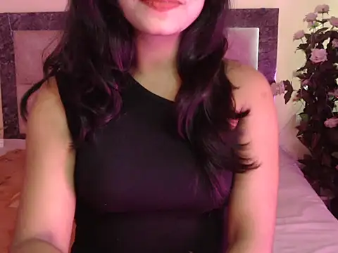 Lola Bebe online show from April 12, 2026, 5:33 am