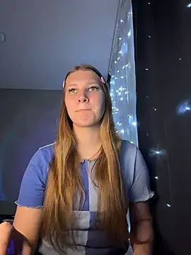 Snapshot of nelli_lux_ chatting on December 15, 2025, 8:36 pm nelli lux online show from December 15, 2025, 8:36 pm