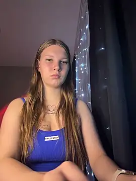 Snapshot of nelli_lux_ chatting on December 15, 2025, 4:29 am nelli lux online show from December 15, 2025, 4:29 am