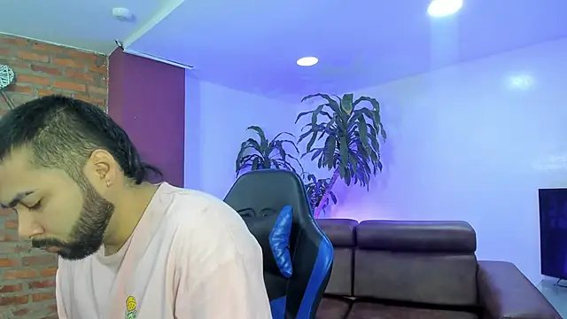 Snapshot of HotThreesoome chatting on December 16, 2025, 1:04 pm HotThreesoome online show from December 16, 2025, 1:04 pm