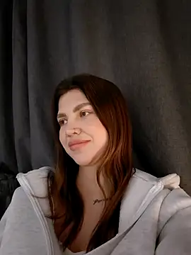 Snapshot of Zona52 chatting on December 4, 2025, 2:16 pm Zona52 online show from December 4, 2025, 2:16 pm