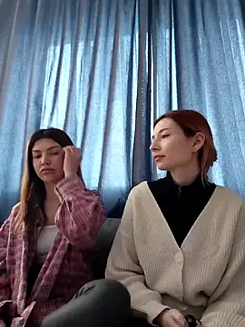 Snapshot of Zona52 chatting on December 18, 2025, 7:35 am Zona52 online show from December 18, 2025, 7:35 am