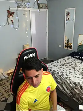 Snapshot of paul_crewe chatting on December 5, 2025, 6:06 pm paul crewe online show from December 5, 2025, 6:06 pm