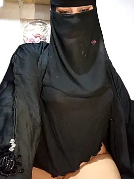 Snapshot of -Batta- chatting on April 12, 2026, 2:26 am -Batta- online show from April 12, 2026, 2:26 am