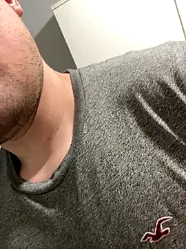 Snapshot of CharlyAlfa22 chatting on December 16, 2025, 11:09 pm CharlyAlfa22 online show from December 16, 2025, 11:09 pm