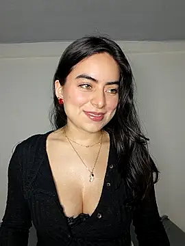 Snapshot of saasha_Petit chatting on February 25, 2026, 10:26 am saasha Petit online show from February 25, 2026, 10:26 am