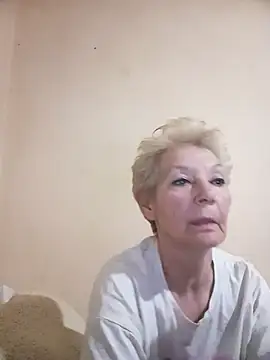 Snapshot of Calypso-Loove chatting on April 19, 2026, 6:10 pm Calypso-Loove online show from April 19, 2026, 6:10 pm
