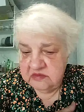 HapinessLovee online show from May 9, 2026, 7:45 am