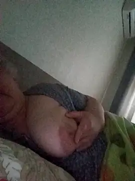 Snapshot of HapinessLovee chatting on February 2, 2026, 5:39 am HapinessLovee online show from February 2, 2026, 5:39 am