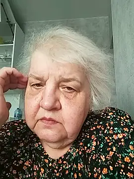 HapinessLovee online show from April 14, 2026, 6:40 am