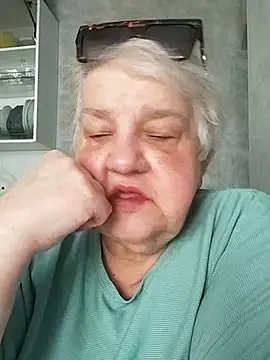 HapinessLovee online show from May 17, 2026, 10:37 am