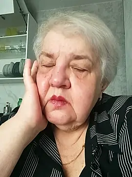 HapinessLovee online show from April 26, 2026, 7:38 am