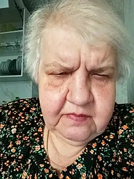 HapinessLovee online show from May 11, 2026, 4:04 pm