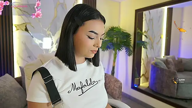 Snapshot of LiaWheeler chatting on December 5, 2025, 7:01 pm LiaWheeler online show from December 5, 2025, 7:01 pm