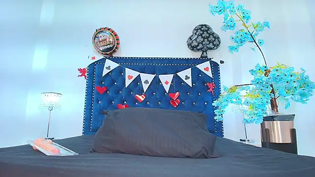 Snapshot of Velora_nigth chatting on February 24, 2026, 11:33 am Velora nigth online show from February 24, 2026, 11:33 am