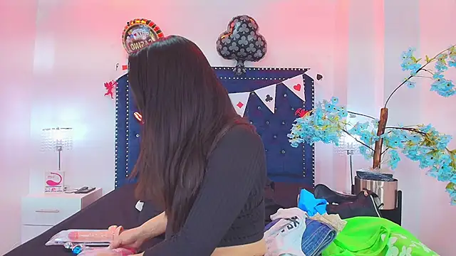 Snapshot of Velora_nigth chatting on February 18, 2026, 12:12 pm Velora nigth online show from February 18, 2026, 12:12 pm