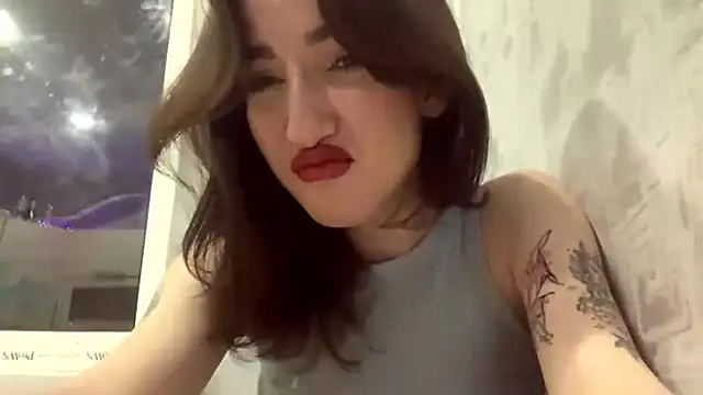 Snapshot of PanickedCowrie chatting on December 5, 2025, 7:45 pm PanickedCowrie online show from December 5, 2025, 7:45 pm