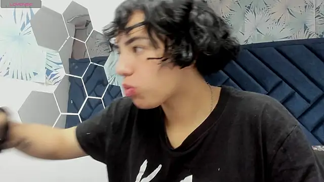 Snapshot of Kiara_Fox__ chatting on January 13, 2026, 7:51 pm Kiara Fox online show from January 13, 2026, 7:51 pm