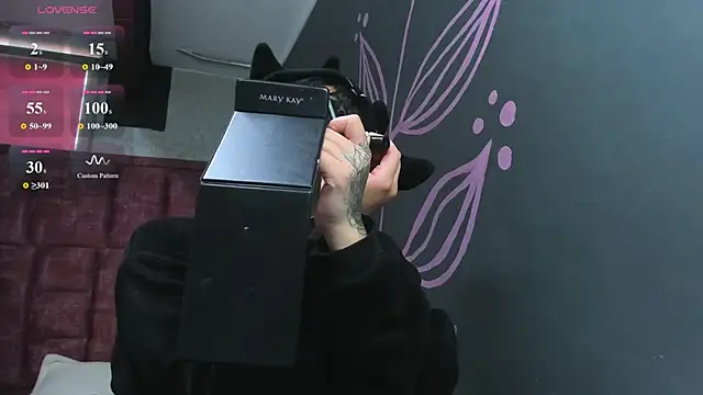 Snapshot of Kiara_Fox__ chatting on February 19, 2026, 8:39 pm Kiara Fox online show from February 19, 2026, 8:39 pm