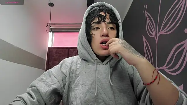 Kiara Fox   online show from March 21, 2026, 8:13 pm