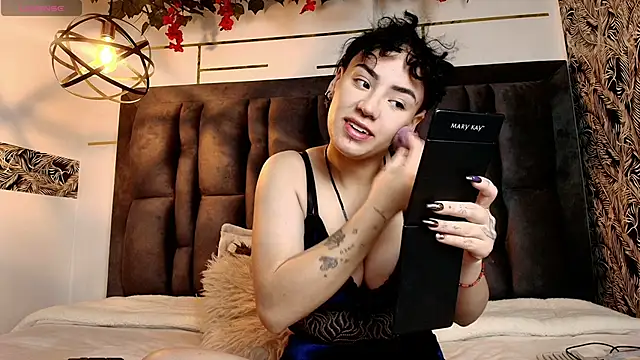 Snapshot of Kiara_Fox__ chatting on February 24, 2026, 2:29 pm Kiara Fox online show from February 24, 2026, 2:29 pm