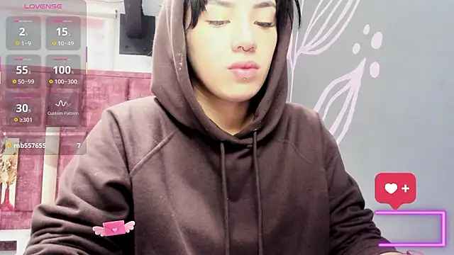 Snapshot of Kiara_Fox__ chatting on February 14, 2026, 7:58 pm Kiara Fox online show from February 14, 2026, 7:58 pm