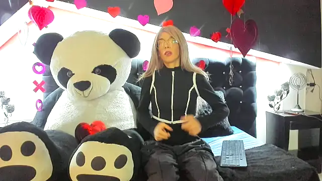 Lis Pearson online show from February 19, 2026, 1:35 am