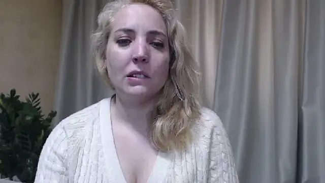 Snapshot of sweetpussy chatting on May 5, 2026, 2:42 pm sweetpussy online show from May 5, 2026, 2:42 pm