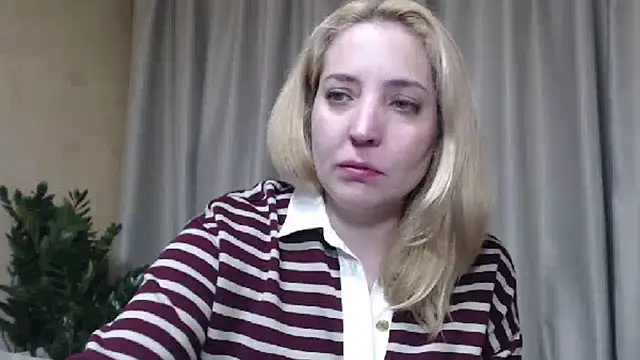 Snapshot of sweetpussy chatting on May 1, 2026, 4:34 pm sweetpussy online show from May 1, 2026, 4:34 pm