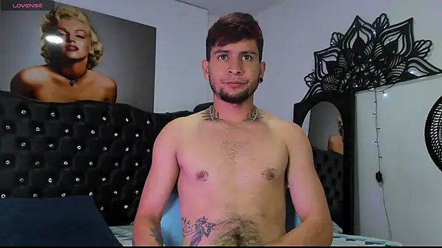 Snapshot of vaalentiino chatting on December 15, 2025, 6:25 pm vaalentiino online show from December 15, 2025, 6:25 pm