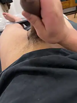 Snapshot of jungschwanz_123 chatting on December 4, 2025, 11:59 pm jungschwanz 123 online show from December 4, 2025, 11:59 pm