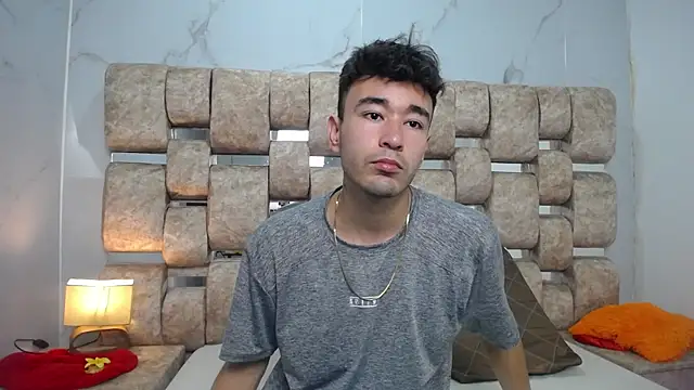 KathyAiden online show from April 8, 2026, 2:29 pm