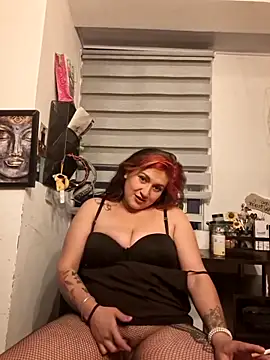 Magenta Moon online show from February 9, 2026, 11:58 pm