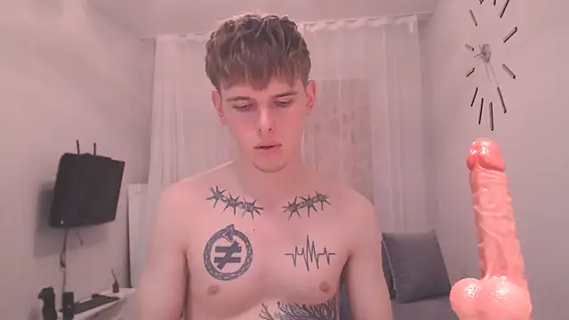 Snapshot of Fredd_Xanders chatting on June 3, 2026, 10:49 am Fredd Xanders online show from June 3, 2026, 10:49 am