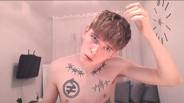 Snapshot of Fredd_Xanders chatting on May 17, 2026, 10:32 pm Fredd Xanders online show from May 17, 2026, 10:32 pm