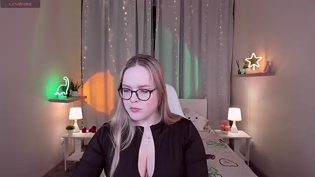 Snapshot of SallyPratt chatting on December 16, 2025, 9:57 am SallyPratt online show from December 16, 2025, 9:57 am