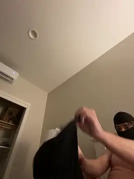 Snapshot of phantom898983 chatting on February 8, 2026, 9:29 am phantom898983 online show from February 8, 2026, 9:29 am