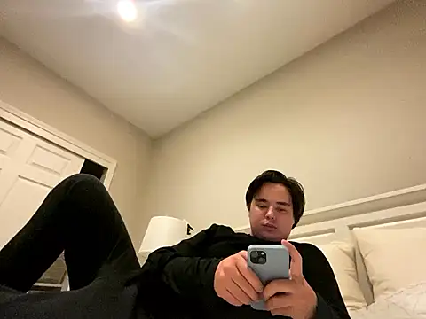 Snapshot of phantom898983 chatting on January 13, 2026, 8:07 am phantom898983 online show from January 13, 2026, 8:07 am