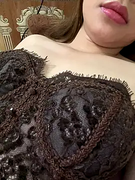 Snapshot of -Moon-20 chatting on December 15, 2025, 3:07 pm -Moon-20 online show from December 15, 2025, 3:07 pm