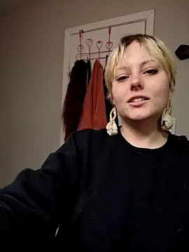 SpiderRose online show from February 3, 2026, 12:54 am