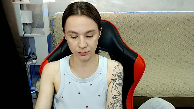 MiaBun1 online show from January 13, 2026, 3:21 am