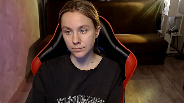 MiaBun1 online show from April 7, 2026, 4:58 am