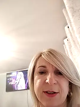 Snapshot of AhlyssaLove1155 chatting on April 22, 2026, 4:47 pm AhlyssaLove1155 online show from April 22, 2026, 4:47 pm