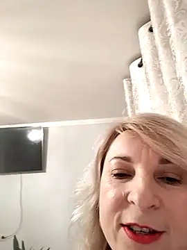 Snapshot of AhlyssaLove1155 chatting on December 17, 2025, 7:52 pm AhlyssaLove1155 online show from December 17, 2025, 7:52 pm