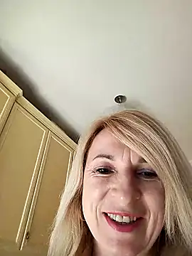 Snapshot of AhlyssaLove1155 chatting on April 8, 2026, 12:17 pm AhlyssaLove1155 online show from April 8, 2026, 12:17 pm