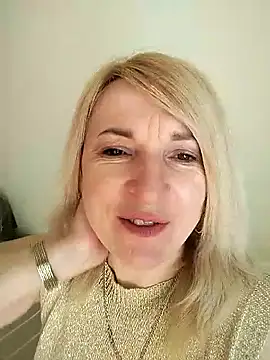 Snapshot of AhlyssaLove1155 chatting on April 5, 2026, 12:56 pm AhlyssaLove1155 online show from April 5, 2026, 12:56 pm