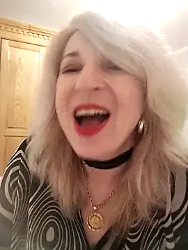 Snapshot of AhlyssaLove1155 chatting on February 21, 2026, 6:32 pm AhlyssaLove1155 online show from February 21, 2026, 6:32 pm