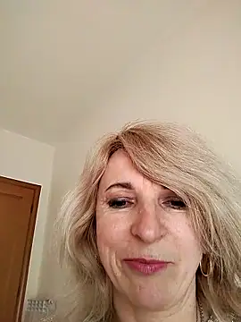 Snapshot of AhlyssaLove1155 chatting on March 29, 2026, 12:40 pm AhlyssaLove1155 online show from March 29, 2026, 12:40 pm