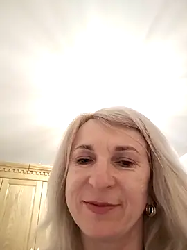 Snapshot of AhlyssaLove1155 chatting on April 19, 2026, 6:10 pm AhlyssaLove1155 online show from April 19, 2026, 6:10 pm