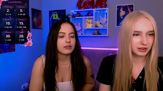 Snapshot of effysosweet chatting on March 16, 2026, 8:44 pm effysosweet online show from March 16, 2026, 8:44 pm